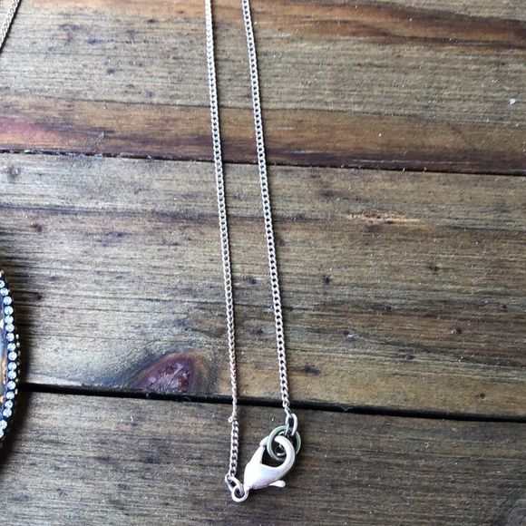 9- Polished Natural Geode Slice Pendant in Neutral Tones Crystal Surround! EUC - Picture 5 of 12